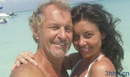 Happy couple Richart Sowa and Jodi Bowlin posing for a selfie